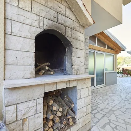 דירה With Parking Space Mavarstica, Ciovo - 17803 טרוגיר