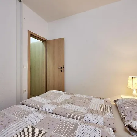 With Parking Space Mavarstica, Ciovo - 17803 *