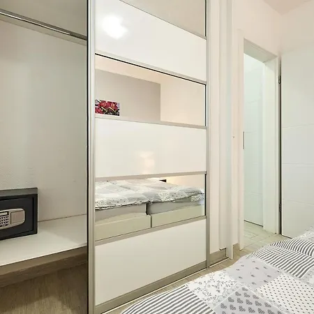 Appartement With Parking Space Mavarstica, Ciovo - 17803