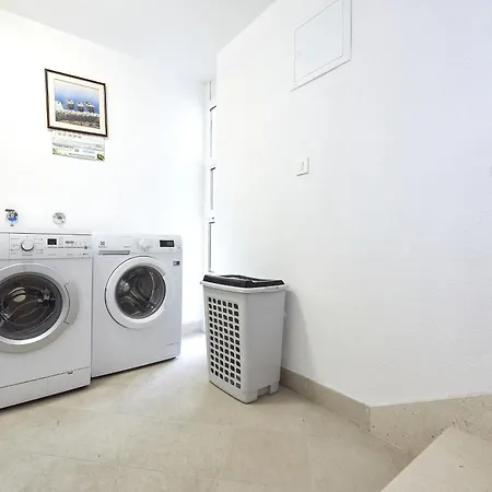 Appartement With Parking Space Mavarstica, Ciovo - 17803 *