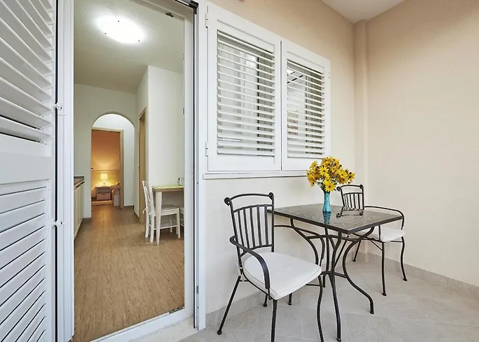 With Parking Space Mavarstica - Ciovo - 17803 شقة تروغير