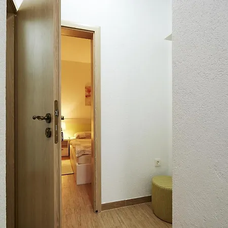 With A Parking Space Mavarstica, Ciovo - 17803 Apartament *