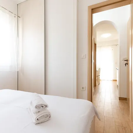 With A Parking Space Mavarstica, Ciovo - 17803 Apartament