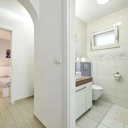 Apartment With Parking Space Mavarstica, Ciovo - 17803 Trogir