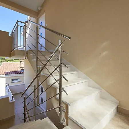 With Parking Space Mavarstica, Ciovo - 17803 Apartman *