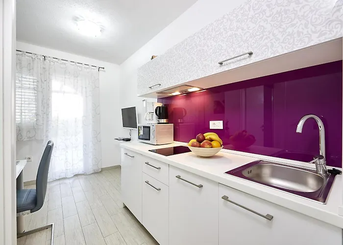 With Parking Space Mavarstica - Ciovo - 17803 Lejlighed *