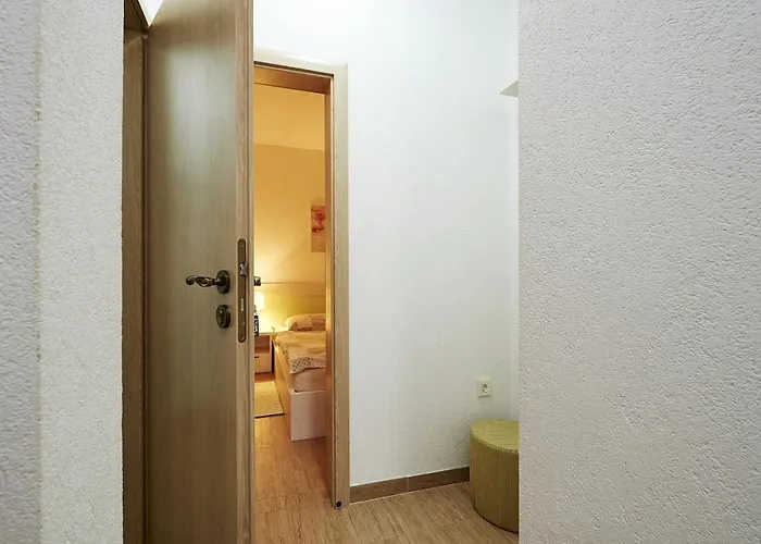 With Parking Space Mavarstica - Ciovo - 17803 Apartamento *